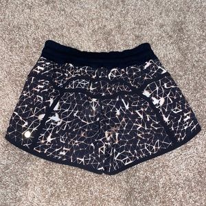 lululemon tracker low rise shorts